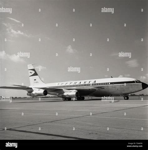 Aircraft – Boeing 720B .
